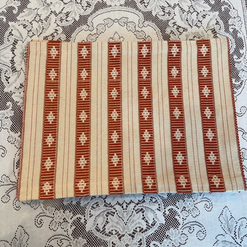 Crate & Barrel Spice & Cream Placemats – Set of 4 – EUC